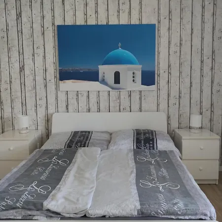 Santorini Apartment *